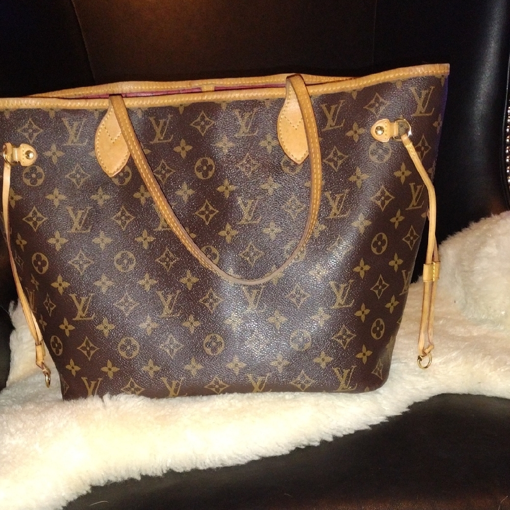Louis Vuitton Neverfall Bag.